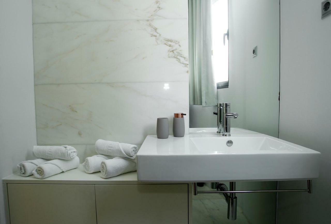 Atlantic House Apartment ปอนตาเดลกาดา ภายนอก รูปภาพ