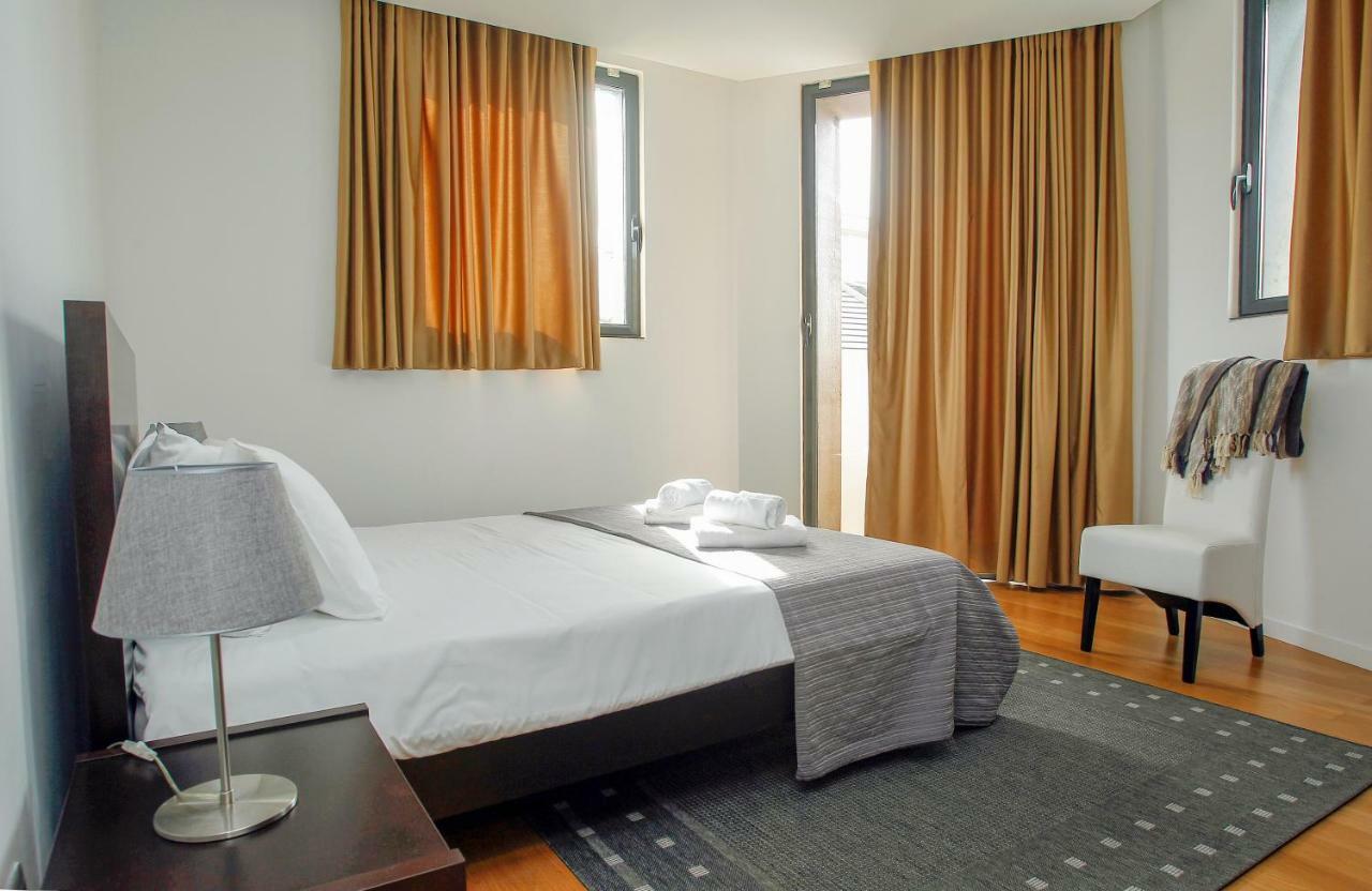Atlantic House Apartment ปอนตาเดลกาดา ภายนอก รูปภาพ